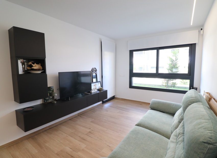 Resale - Apartment / flat - Orihuela Costa - Villamartín