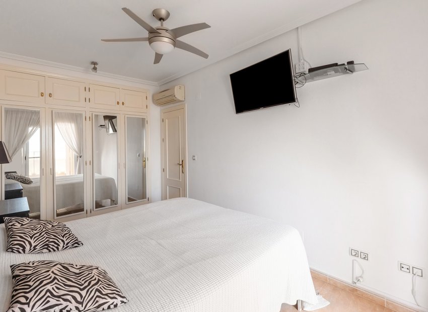 Resale - Apartment / flat - Orihuela Costa - Villamartín