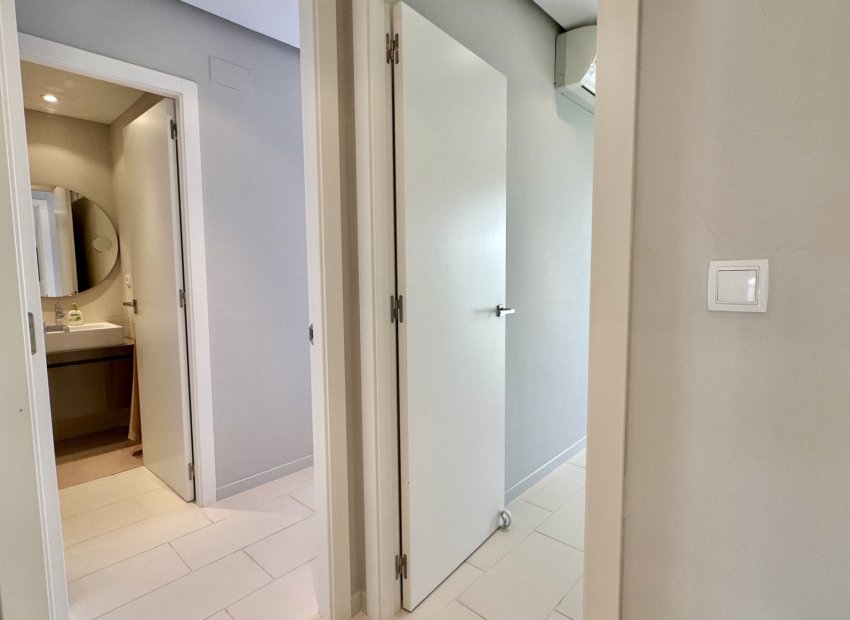 Resale - Apartment / flat - Orihuela Costa - Villamartín