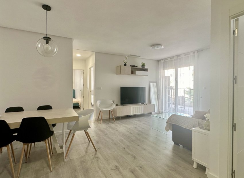 Resale - Apartment / flat - Orihuela Costa - Villamartín