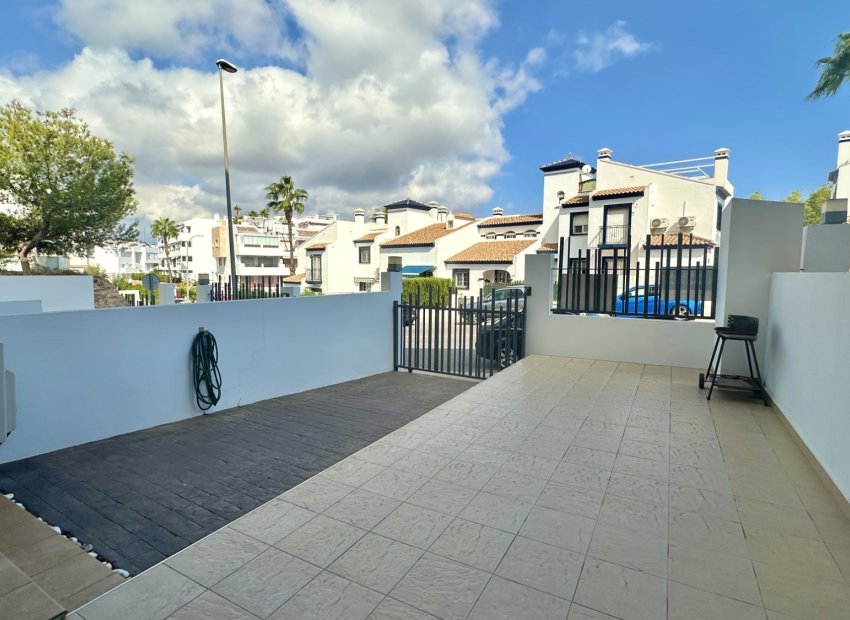 Resale - Apartment / flat - Orihuela Costa - Villamartín