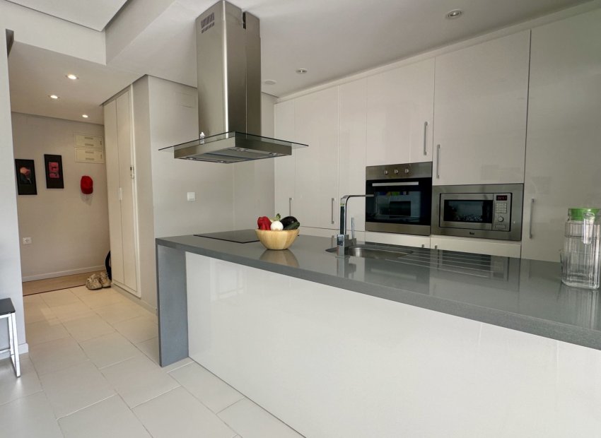 Resale - Apartment / flat - Orihuela Costa - Villamartín