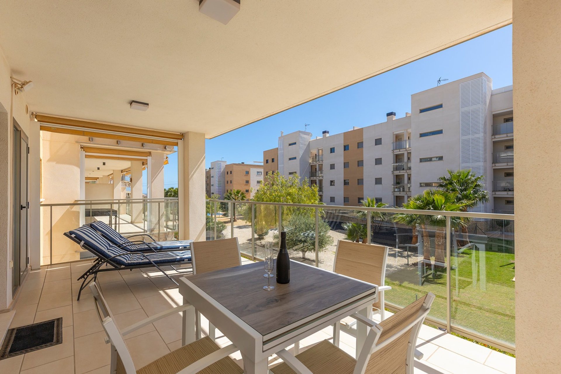 Resale - Apartment / flat - Orihuela Costa - Villamartín