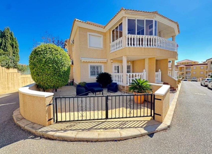 Resale - Apartment / flat - Orihuela Costa - Villamartín