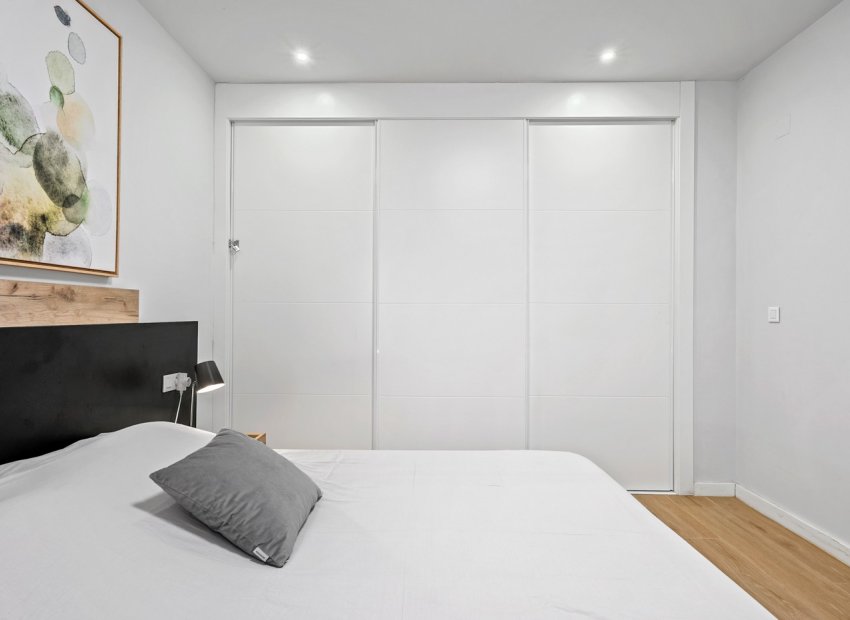 Resale - Apartment / flat - Orihuela Costa - Villamartín