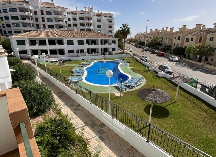 Resale - Apartment / flat - Orihuela Costa