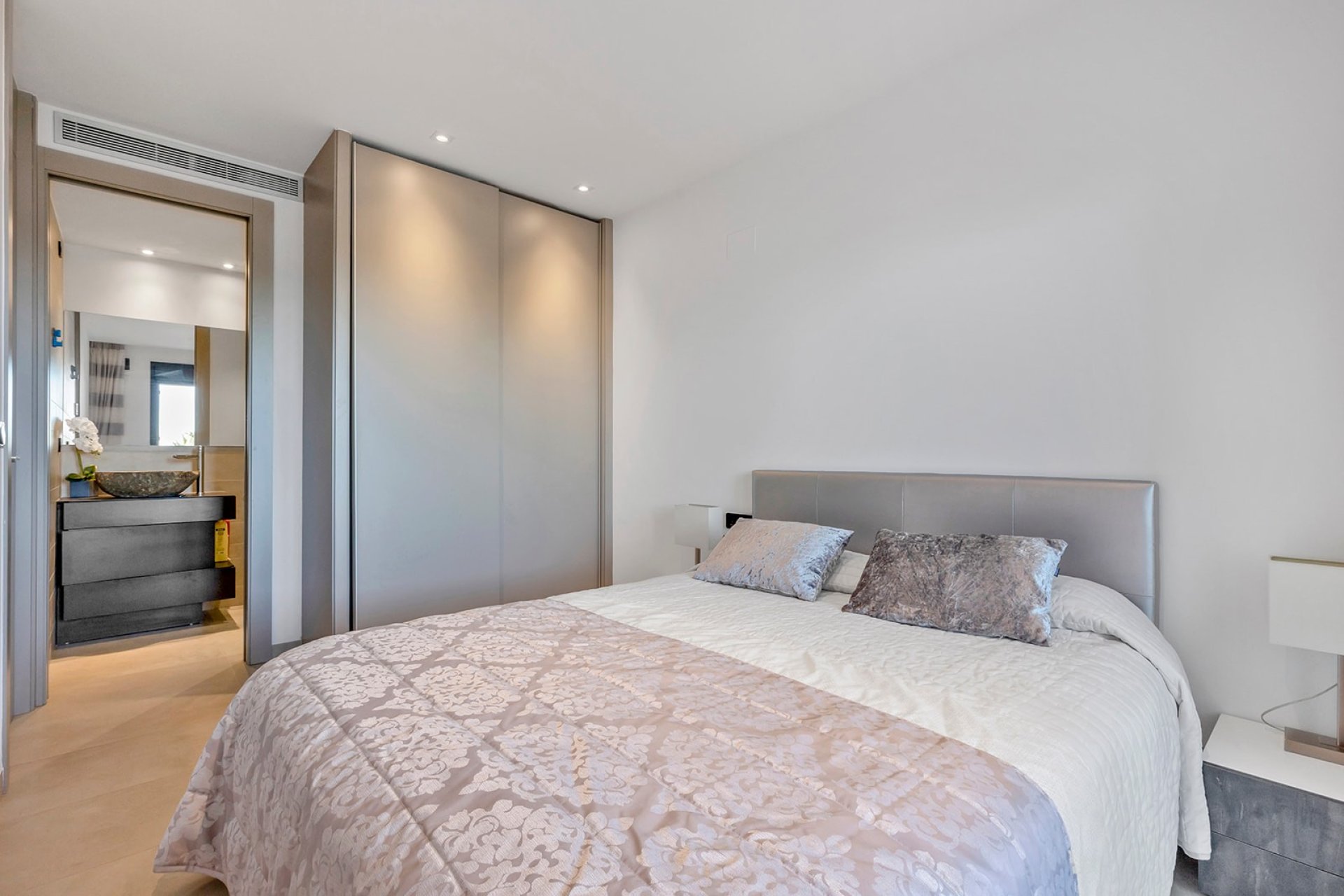 Resale - Apartment / flat - Orihuela Costa