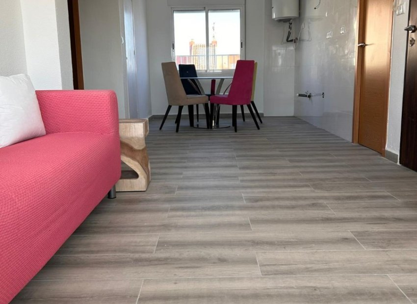 Resale - Apartment / flat - Pilar de la Horadada - Torre de la Horadada