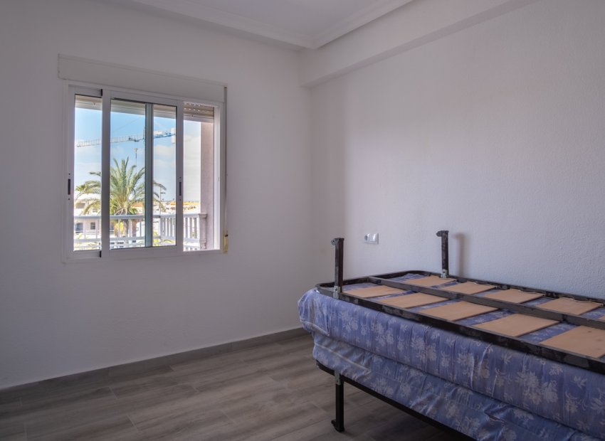 Resale - Apartment / flat - Pilar de la Horadada - Torre de la Horadada
