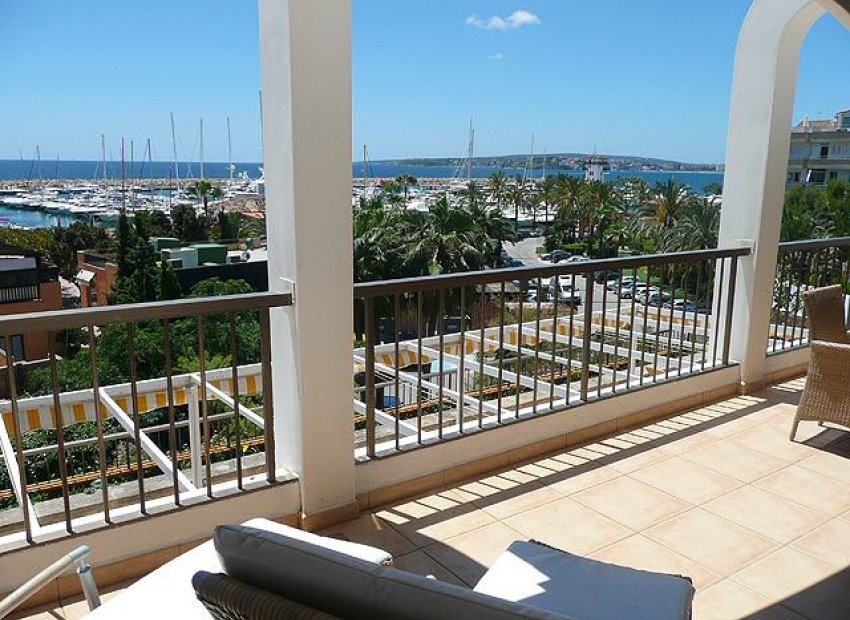 Resale - Apartment / flat - PORTALS NOUS - Calvià