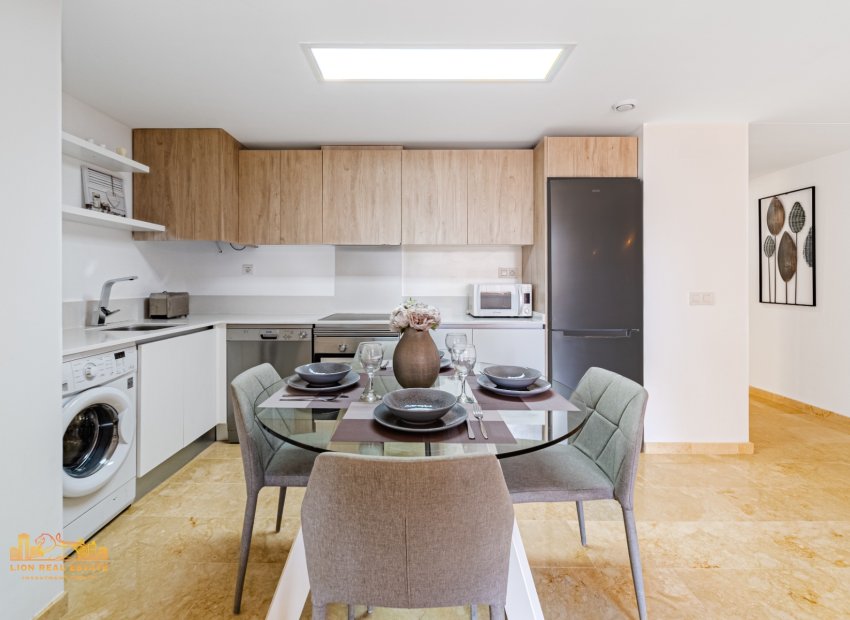 Resale - Apartment / flat - Punta Prima