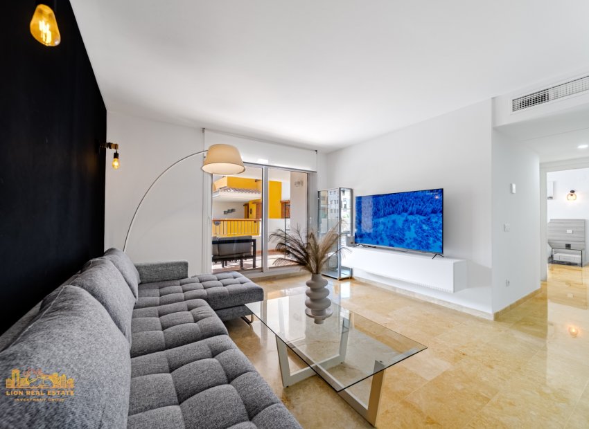 Resale - Apartment / flat - Punta Prima