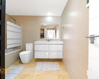 Resale - Apartment / flat - Punta Prima