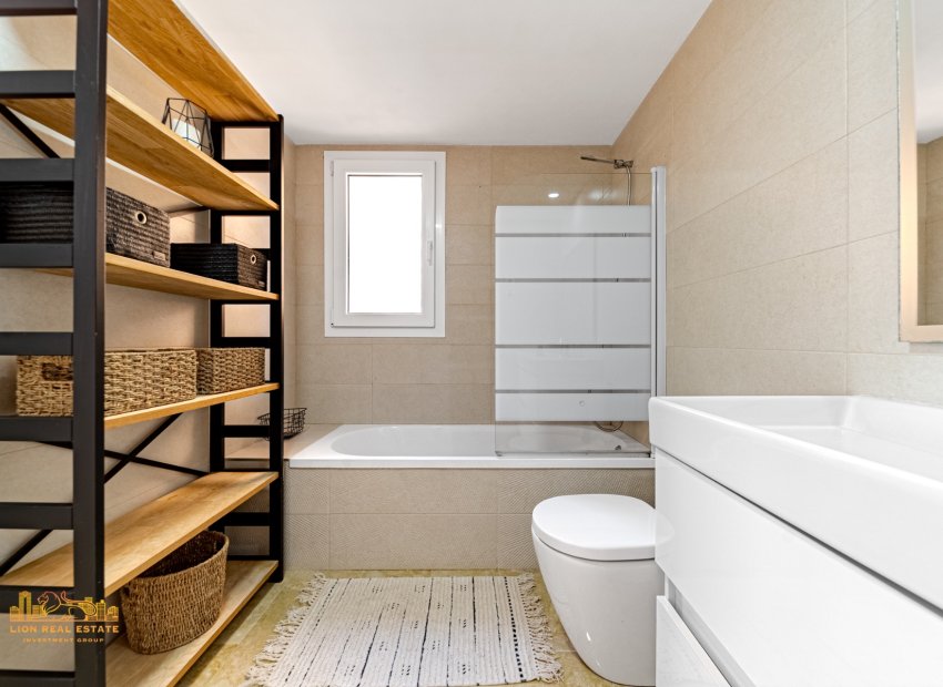 Resale - Apartment / flat - Punta Prima