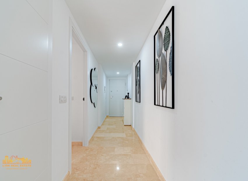 Resale - Apartment / flat - Punta Prima