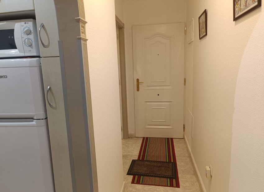 Resale - Apartment / flat - Rafal