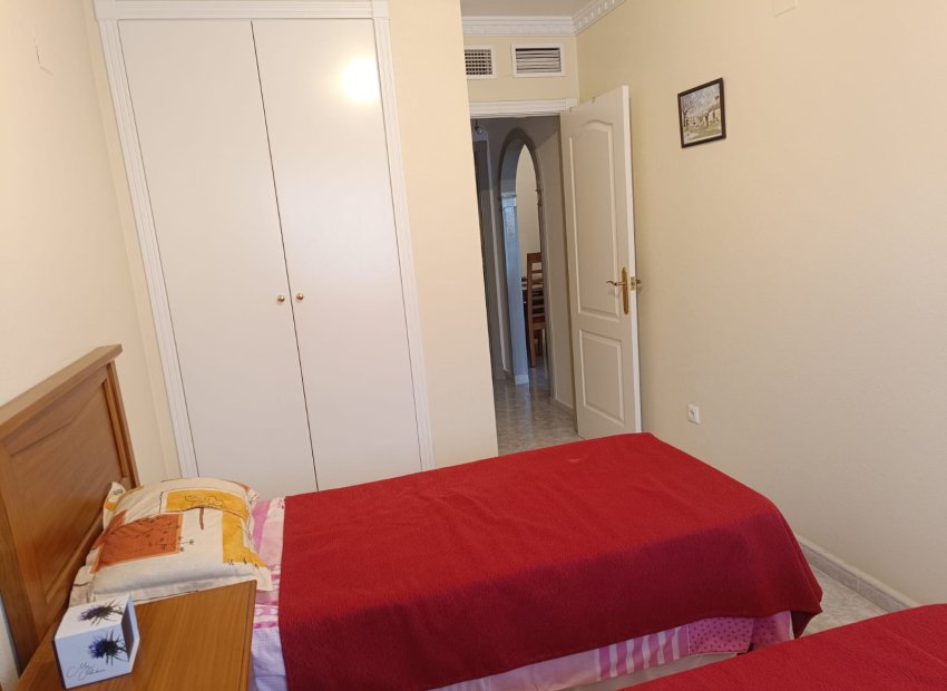 Resale - Apartment / flat - Rafal