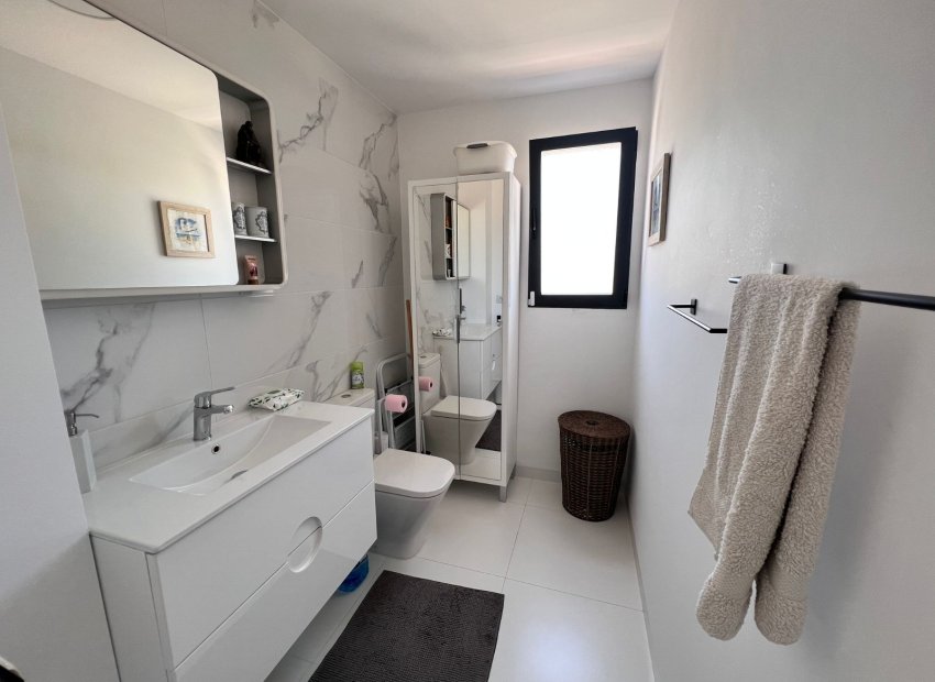 Resale - Apartment / flat - San Miguel de Salinas