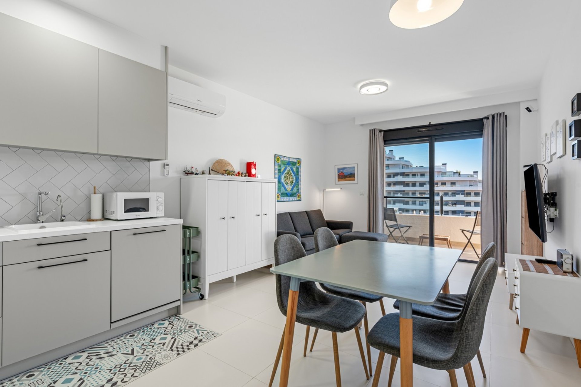 Resale - Apartment / flat - San Miguel de Salinas