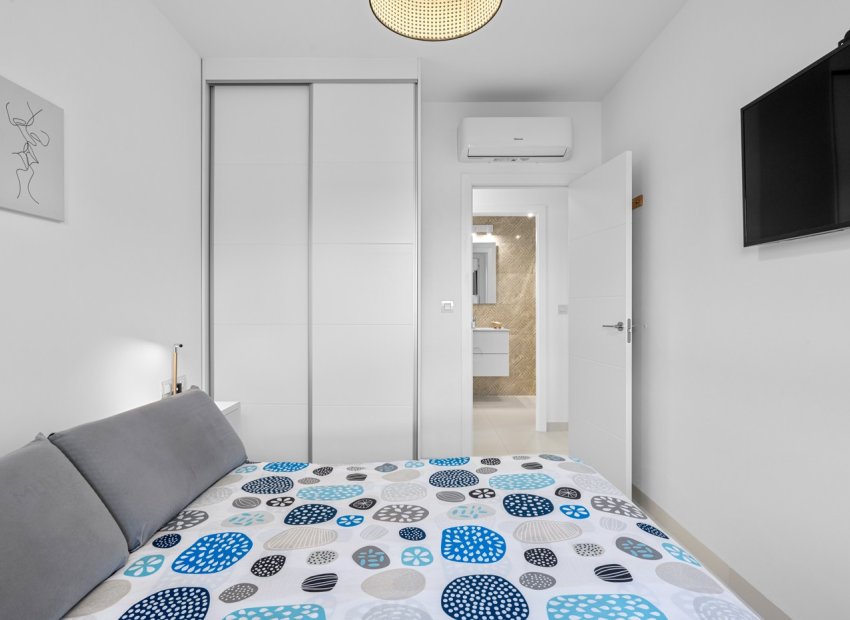 Resale - Apartment / flat - San Miguel de Salinas