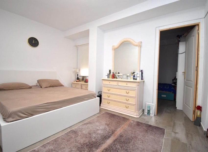 Resale - Apartment / flat - Santa Pola - Center