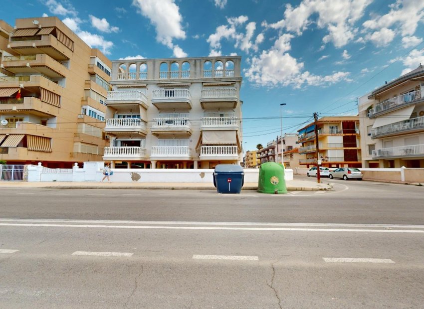 Resale - Apartment / flat - Santa Pola - Playa Lisa