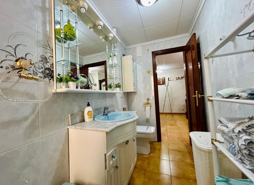 Resale - Apartment / flat - Santa Pola - Puerto