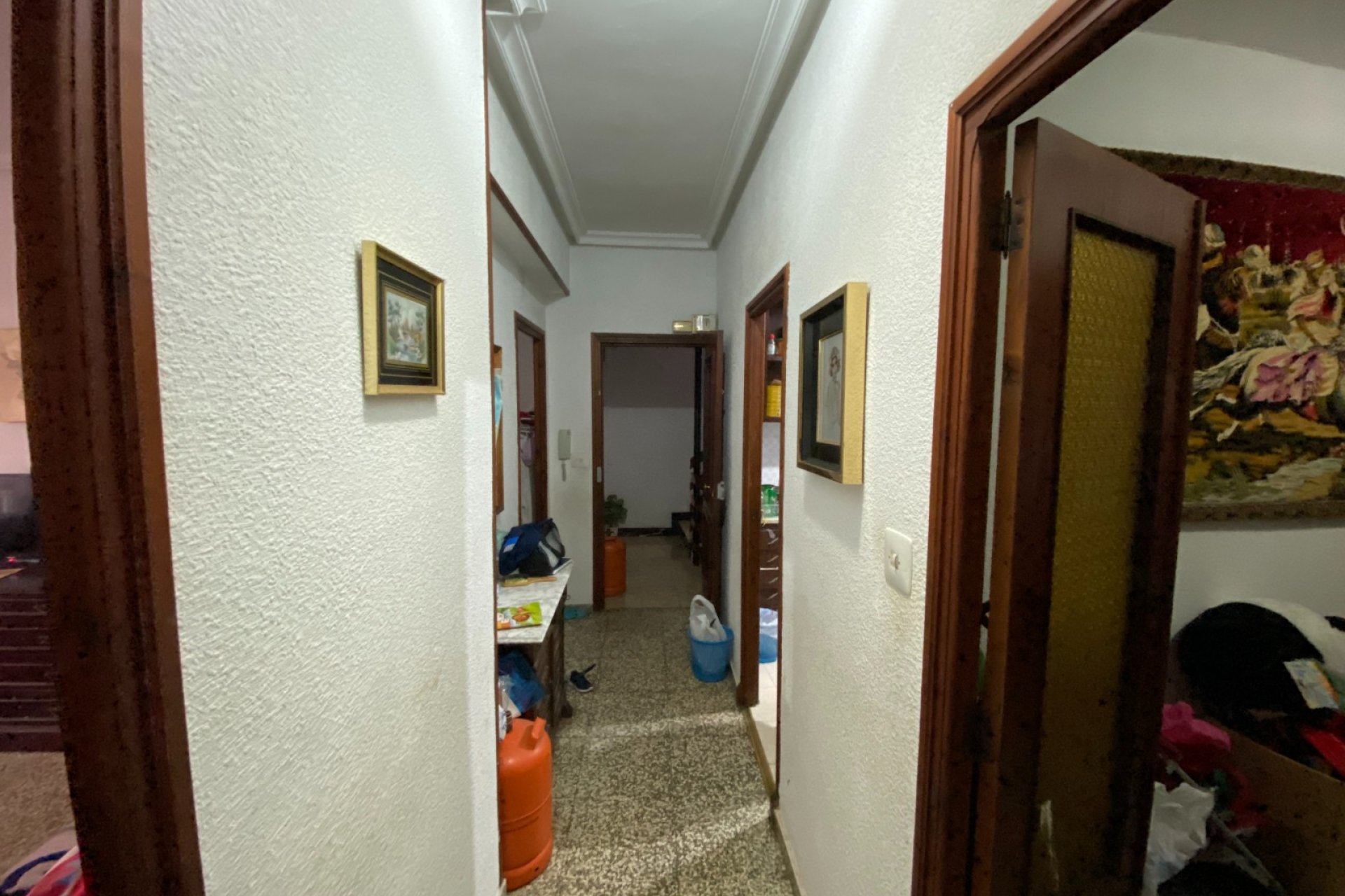 Resale - Apartment / flat - Sax