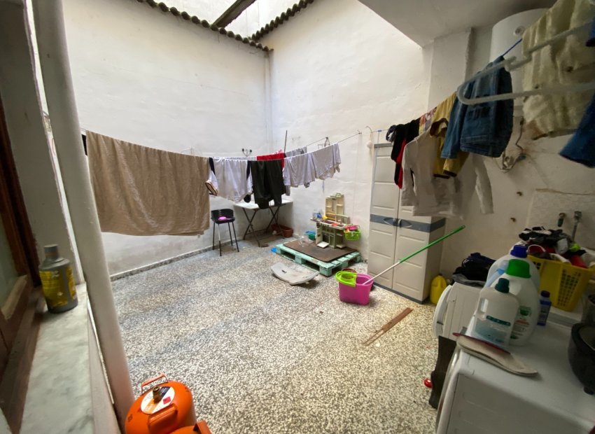 Resale - Apartment / flat - Sax