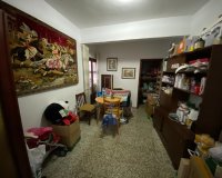 Resale - Apartment / flat - Sax