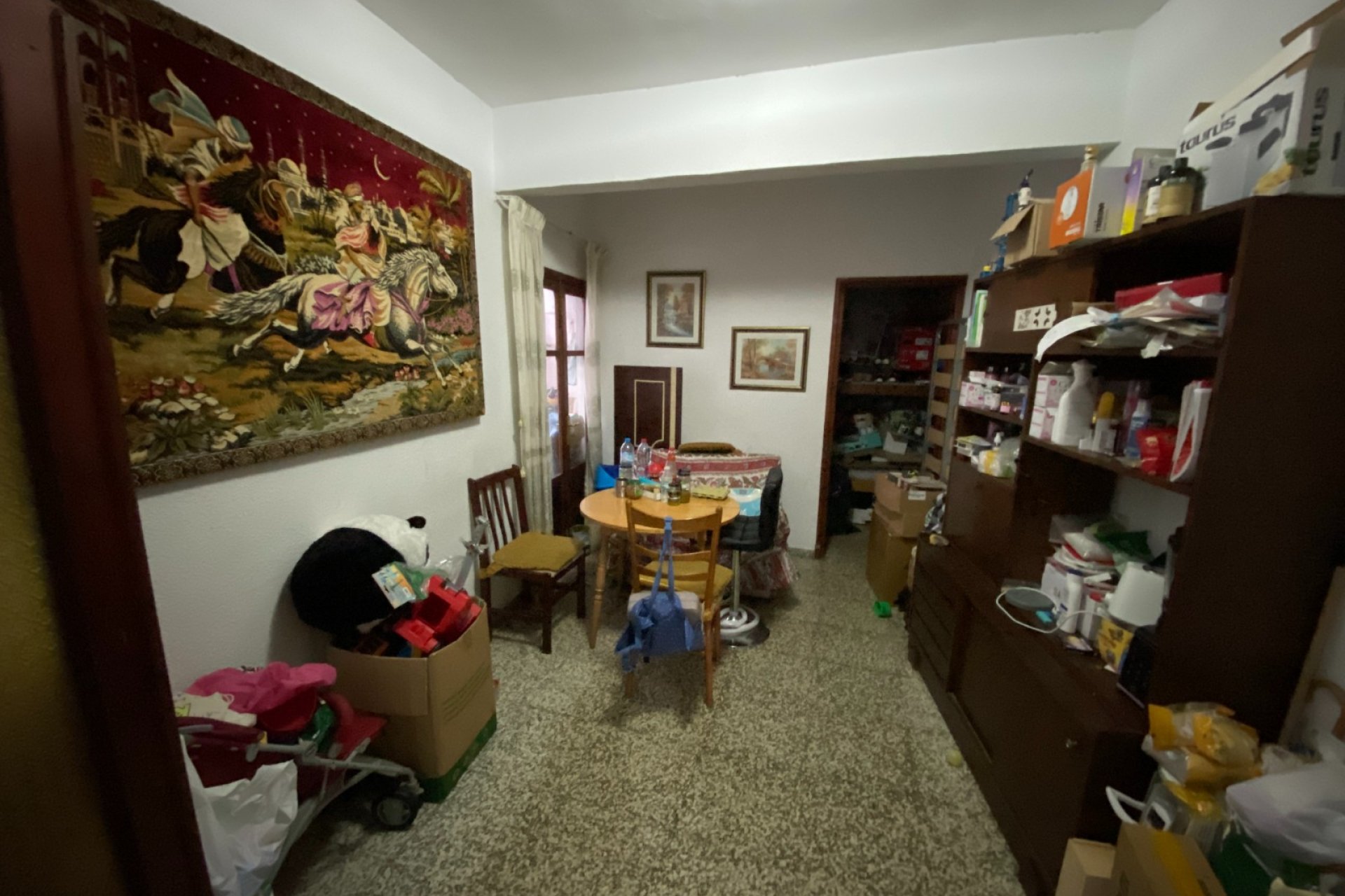 Resale - Apartment / flat - Sax