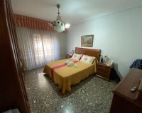 Resale - Apartment / flat - Sax