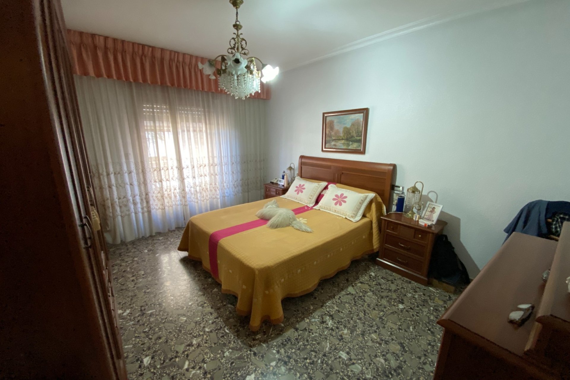 Resale - Apartment / flat - Sax