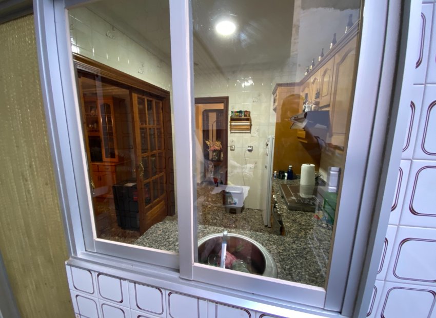 Resale - Apartment / flat - Sax