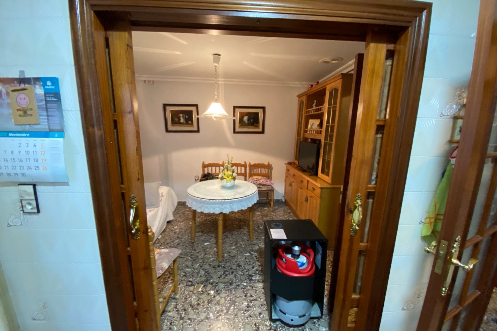 Resale - Apartment / flat - Sax