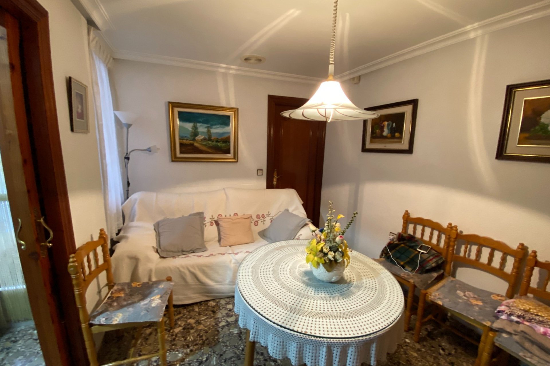 Resale - Apartment / flat - Sax