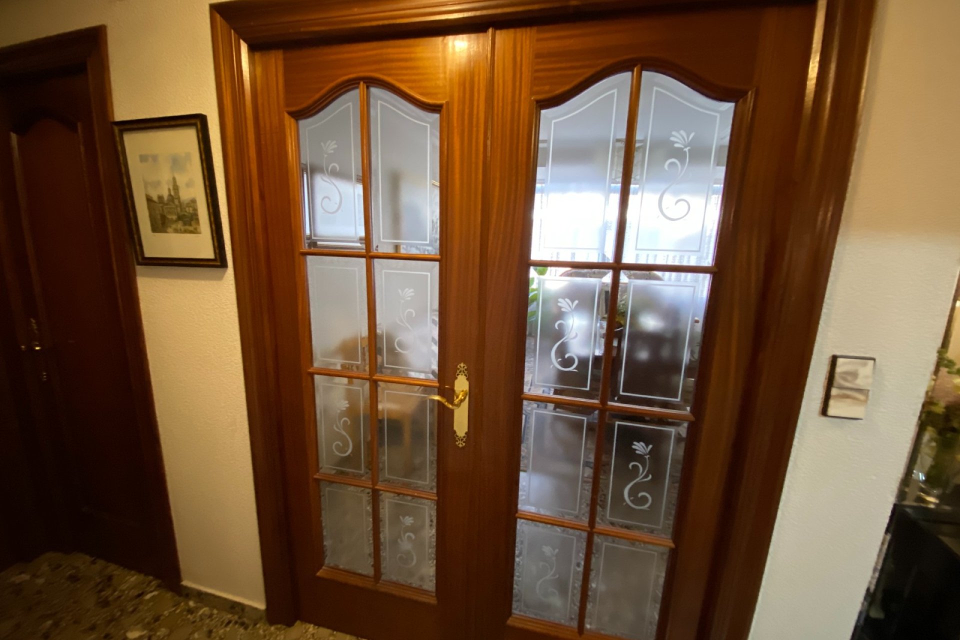 Resale - Apartment / flat - Sax