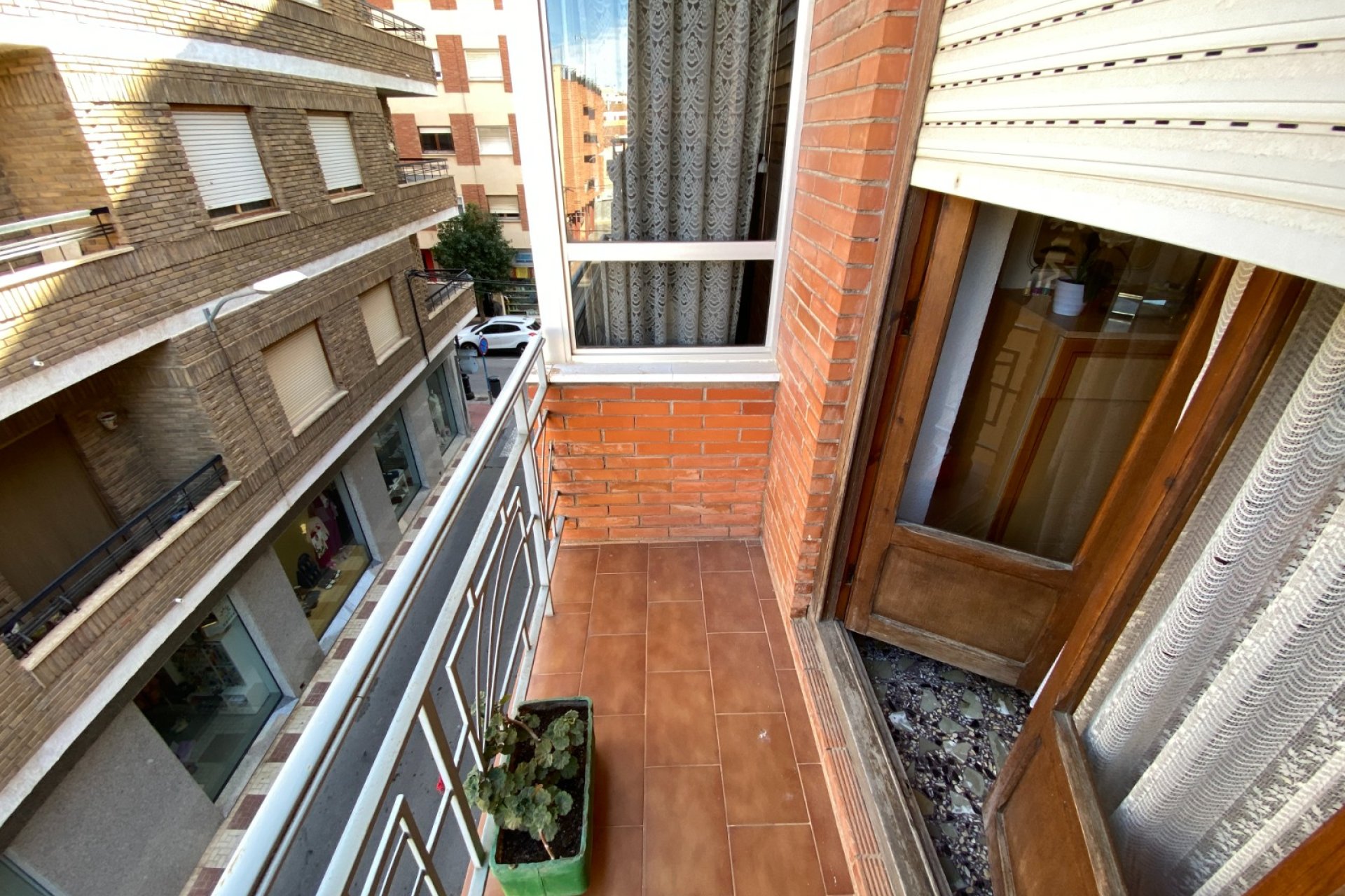 Resale - Apartment / flat - Sax