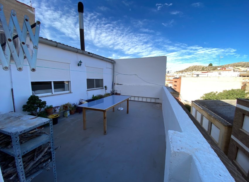 Resale - Apartment / flat - Sax