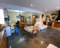 Resale - Apartment / flat - Sax