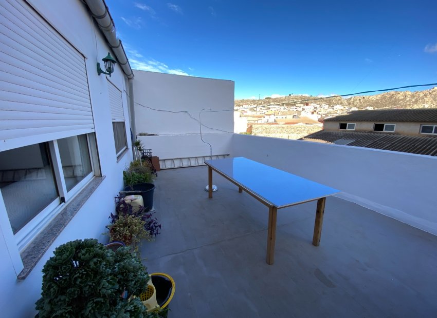 Resale - Apartment / flat - Sax