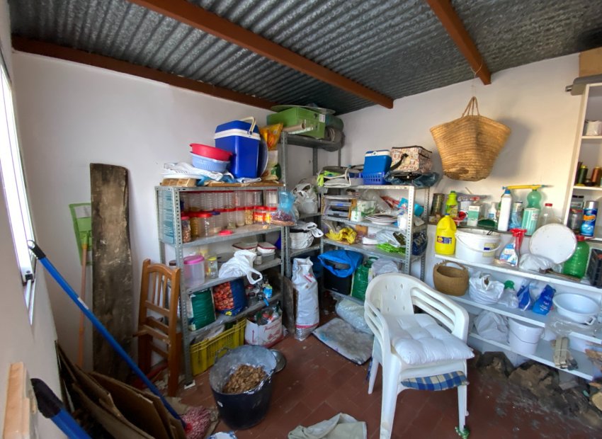 Resale - Apartment / flat - Sax