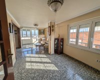 Resale - Apartment / flat - Sax