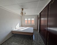 Resale - Apartment / flat - Sax