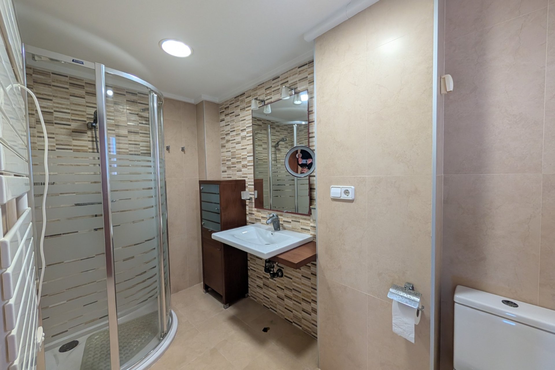 Resale - Apartment / flat - Sax