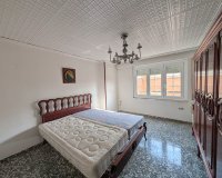 Resale - Apartment / flat - Sax