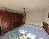 Resale - Apartment / flat - Sax