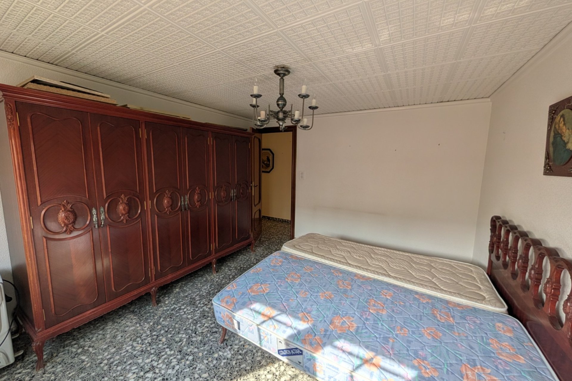 Resale - Apartment / flat - Sax