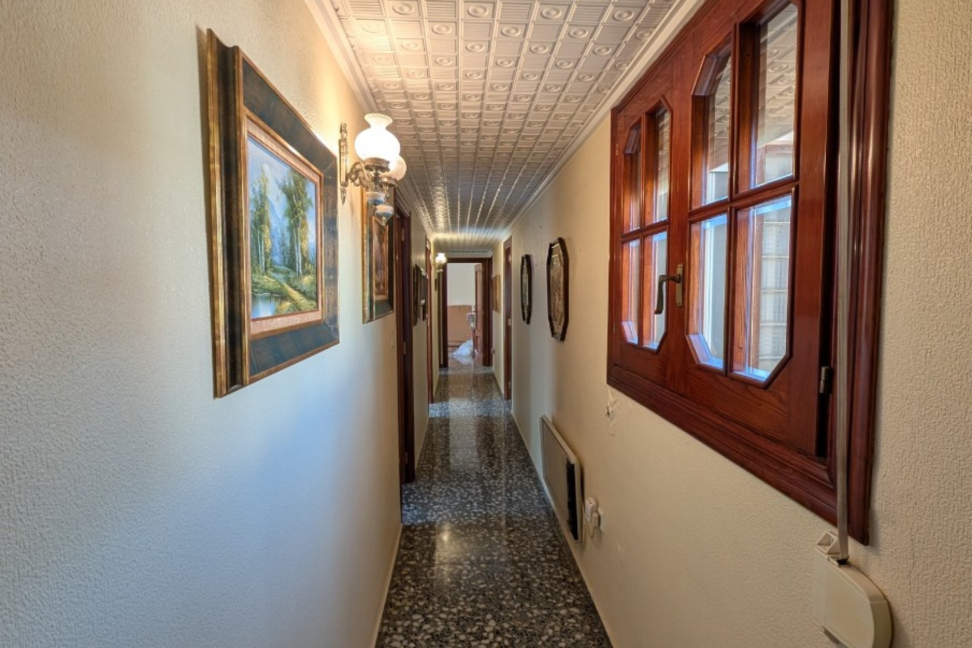 Resale - Apartment / flat - Sax