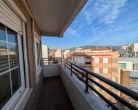 Resale - Apartment / flat - Sax